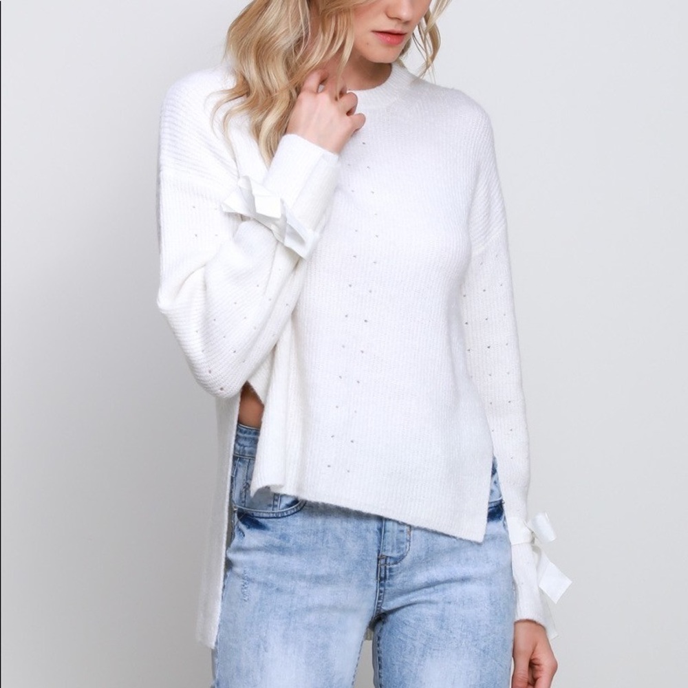 White long sleeve sweater